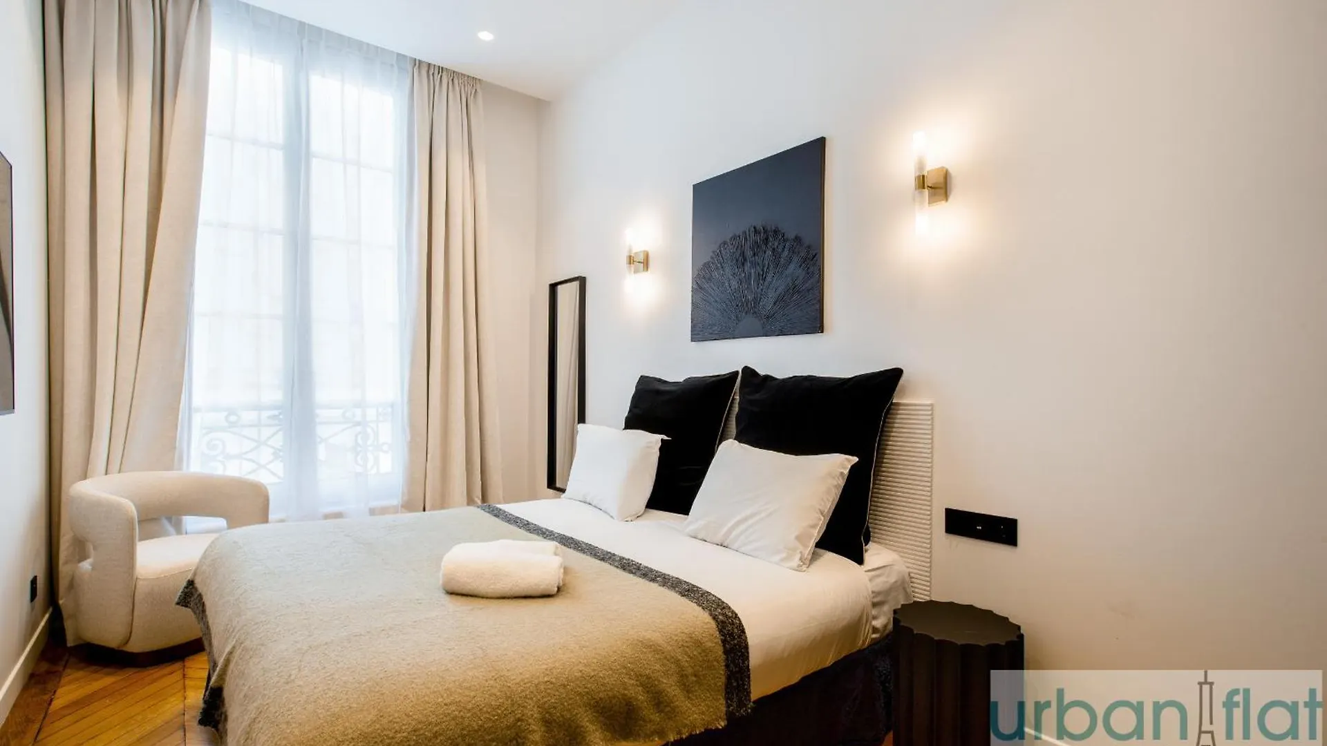 Apartment Urban Flat 197 - Appartement Saint Honore Champs Elysees Paris