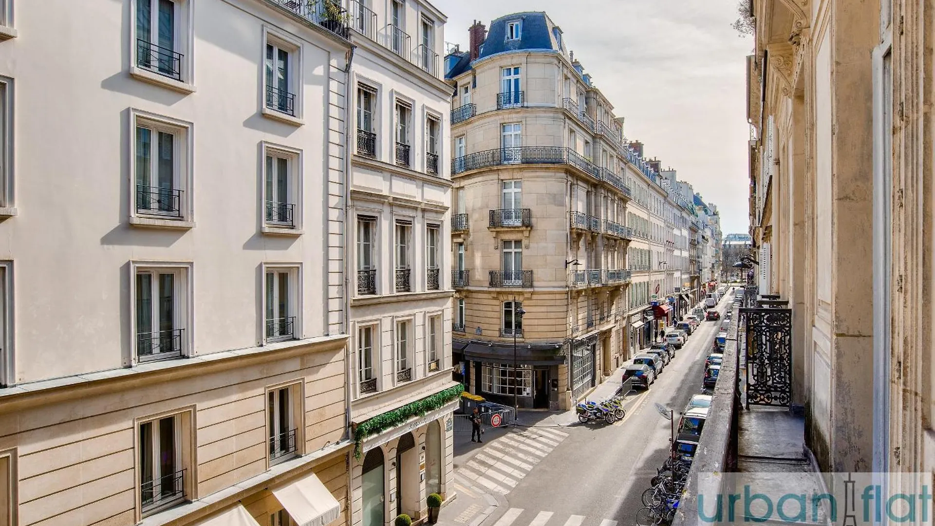 Apartment Urban Flat 197 - Appartement Saint Honore Champs Elysees Paris Frankreich