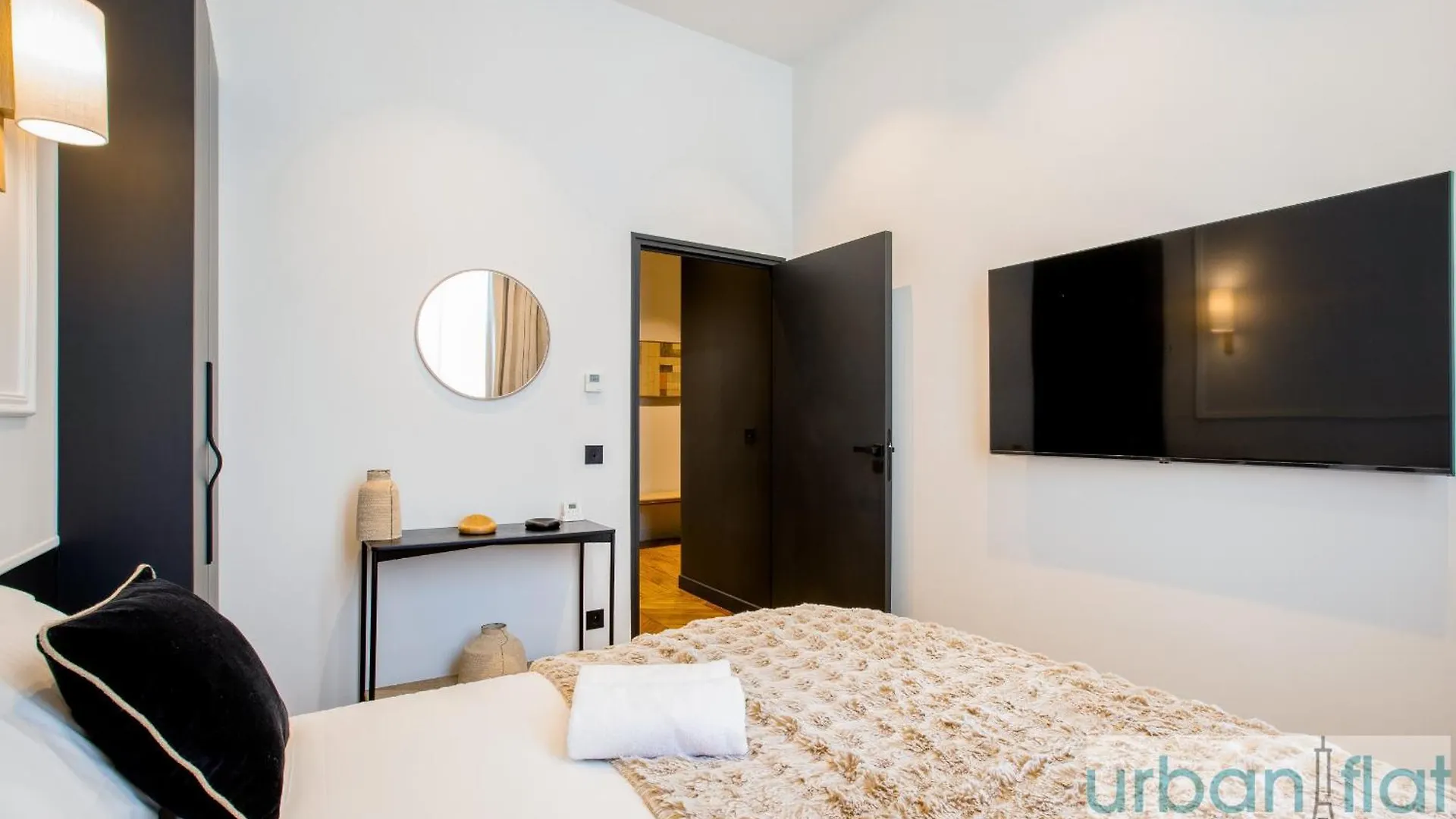 Apartment Urban Flat 197 - Appartement Saint Honore Champs Elysees Paris